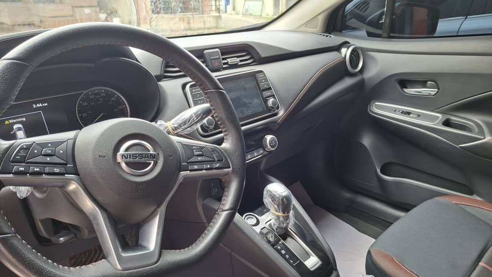 Nissan Versa 2020 11