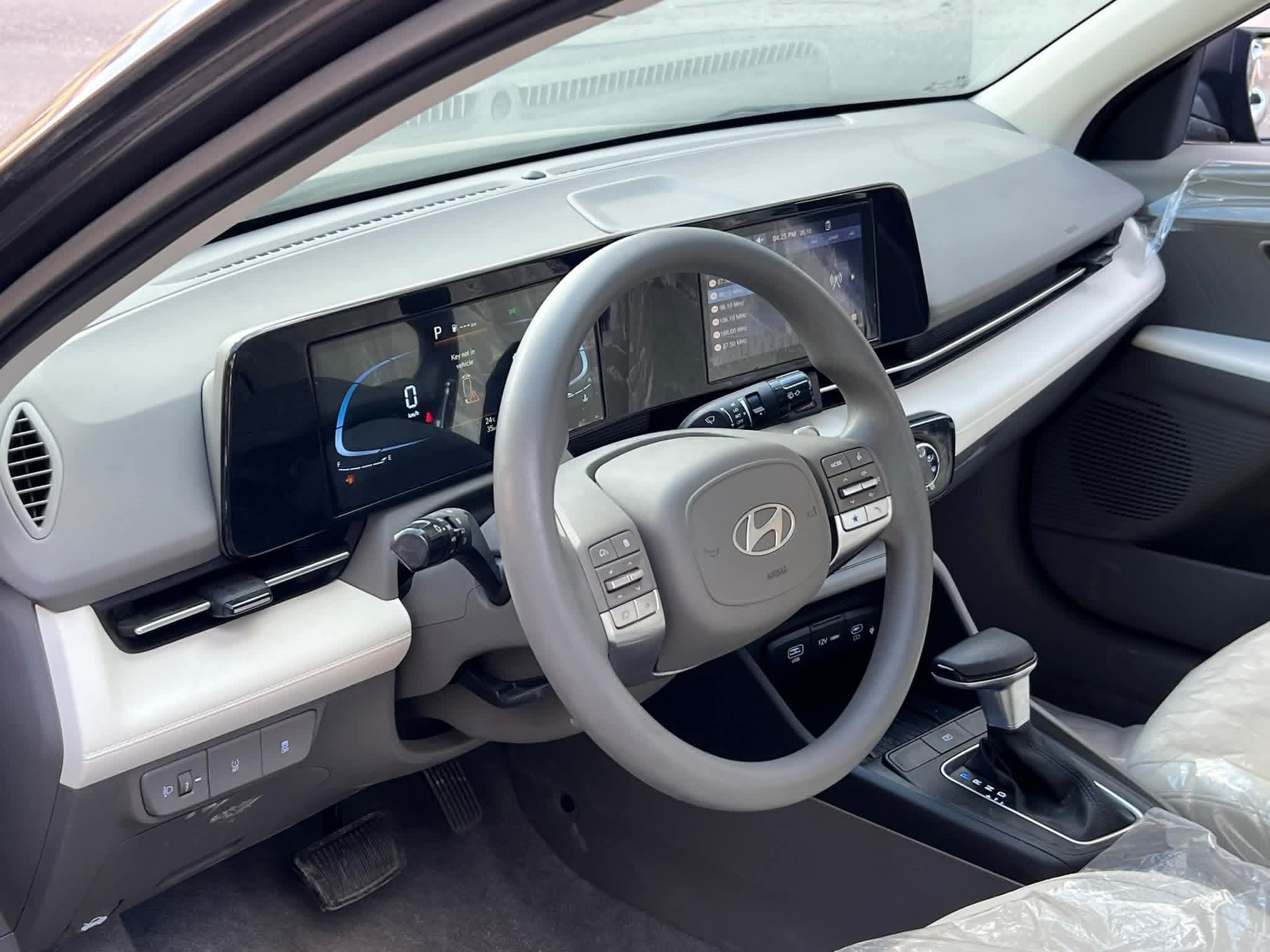 hyundai accent 2024 4