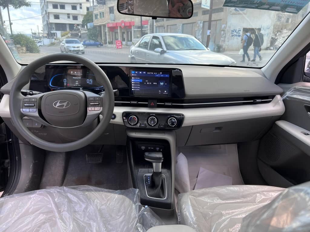 hyundai accent 2024 5
