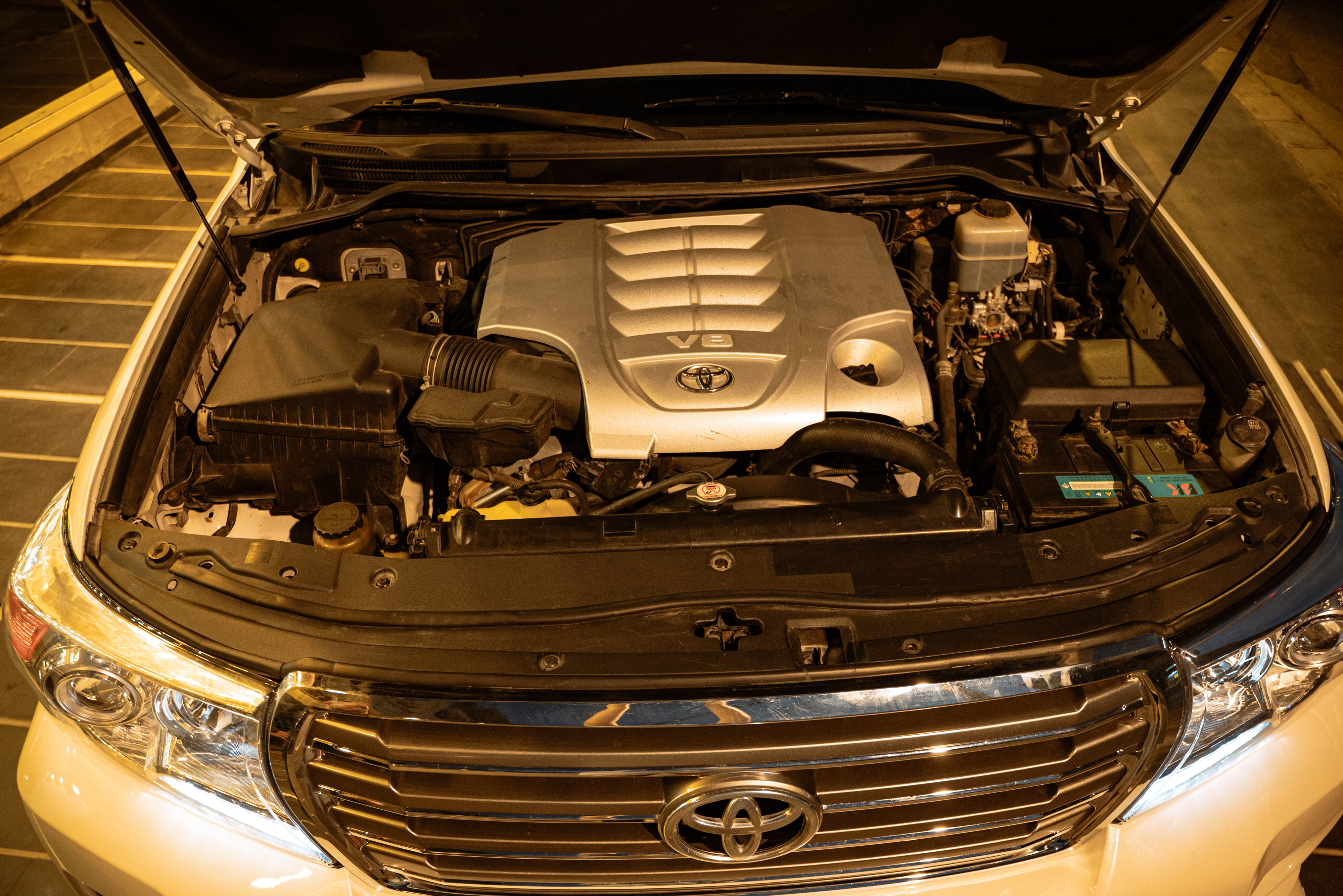 toyota land cruiser vxr 2015 12