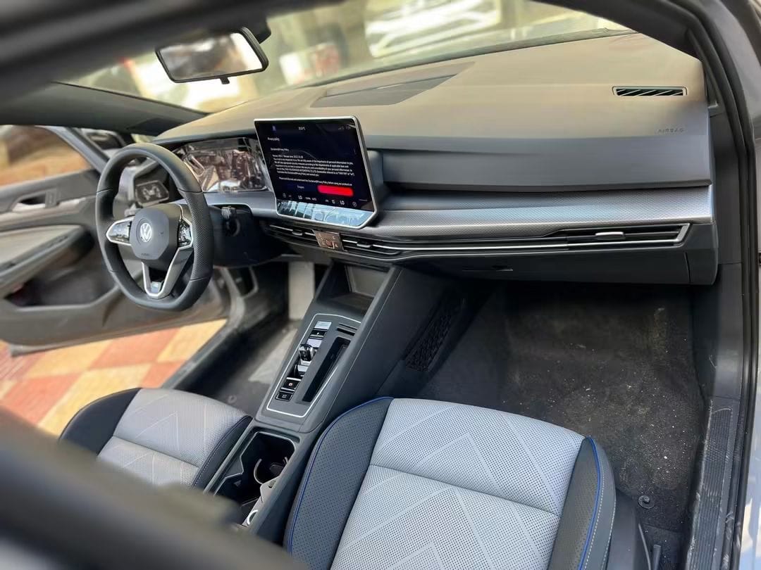 Volkswagen Golf R 2025 7