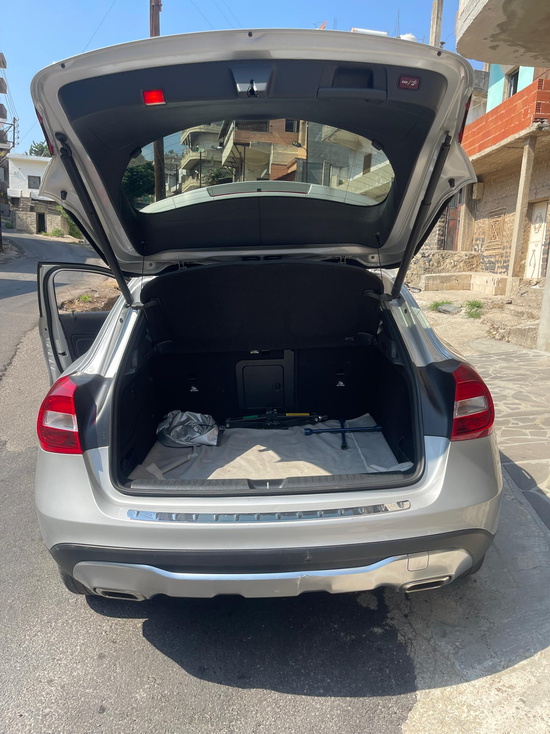 mercedes  GLA250 2018 10
