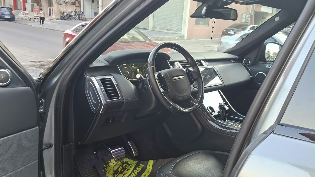 Range rover SVR 2020 10