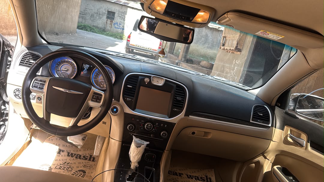 Chrysler C300 2013 4